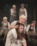 Alicja Dąbrowska w spektaklu "Czarownice z Salem" / Copyright © Teatr Dramatyczny w Białymstoku